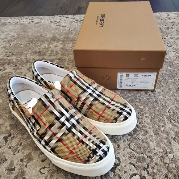Burberry Shoes Burberry Mens Thompson Vintage Check Slip On